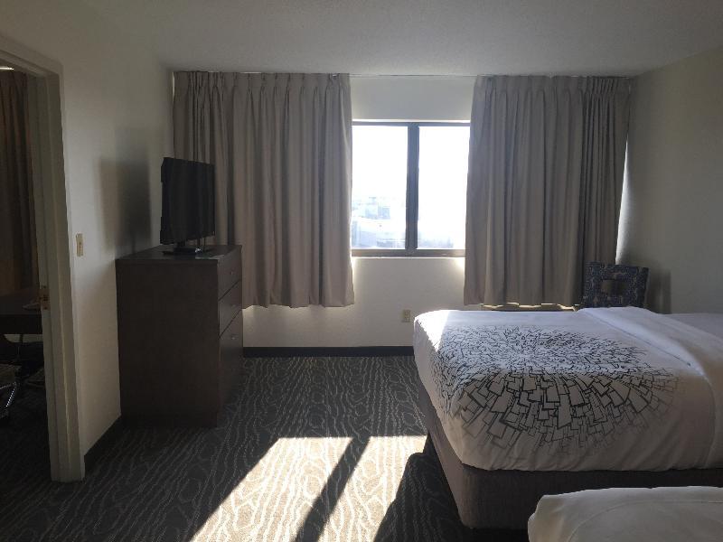 La Quinta By Wyndham Secaucus Meadowlands Hotel Exterior foto