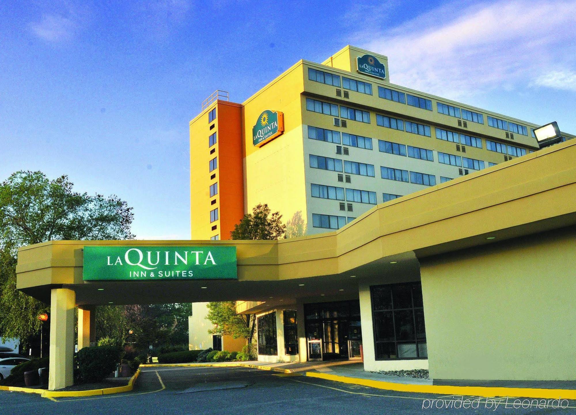 La Quinta By Wyndham Secaucus Meadowlands Hotel Exterior foto