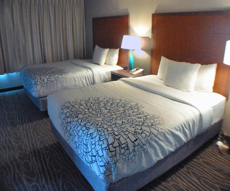 La Quinta By Wyndham Secaucus Meadowlands Hotel Exterior foto